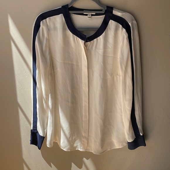 NWT J.Crew 100% silk contrast trim blouse Size 4 - Picture 2 of 5